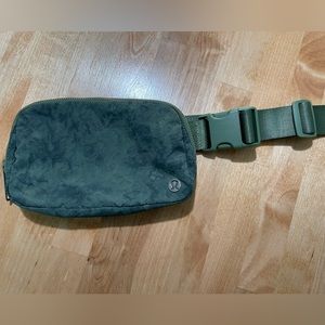 Lululemon OG Everywhere Belt Bag Aquila Green Twill Multi